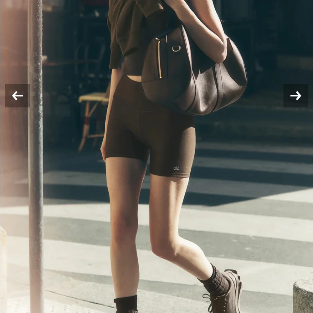 NWOT ALO Yoga 5" Airlift Energy Short - Picture 5 of 5